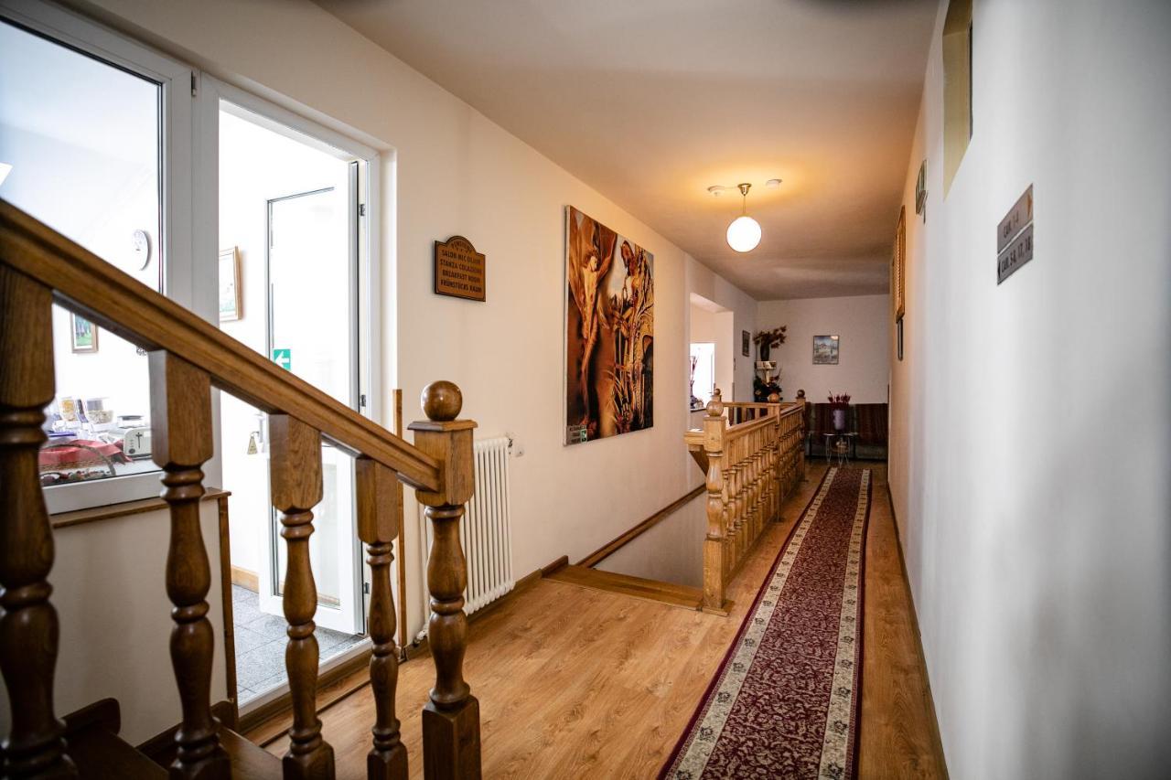Pensiune Restaurant Route60 Ciucea Eksteriør bilde