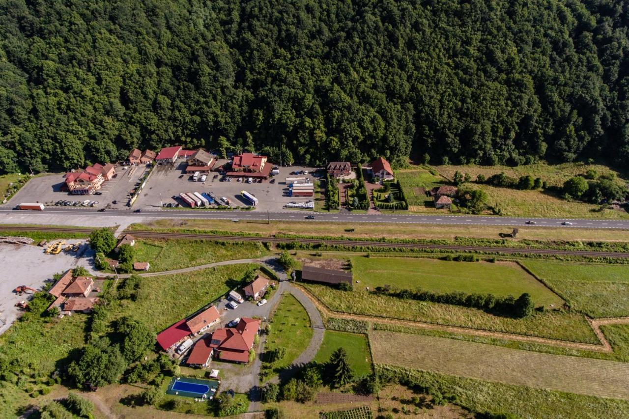 Pensiune Restaurant Route60 Ciucea Eksteriør bilde