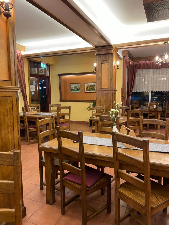 Pensiune Restaurant Route60 Ciucea Eksteriør bilde